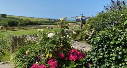 The Milking Parlour, shared hot tub and sauna