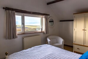 2 slaapkamers, een strijkplank/strijkijzer, reisbedje, wifi