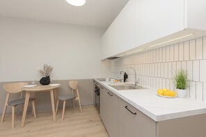 เครื่องล้างจาน, เครื่องครัว/จาน/ช้อนส้อม