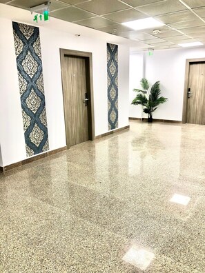 Individually decorated, soundproofing, free WiFi - Sir Fundeni Hotel (Bucharest)