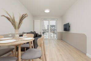 Dishwasher, cookware/dishes/utensils - Mokotów 2 Bedroom Apartment by Renters (Warsaw)