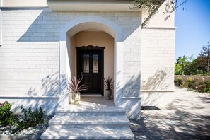 Exterior detail - Luxury Villa Glabrova with pool and sauna near the sea on the island of Krk (Zestilac)