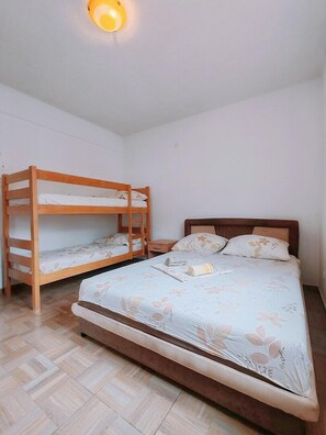 1 bedroom, WiFi, bed sheets