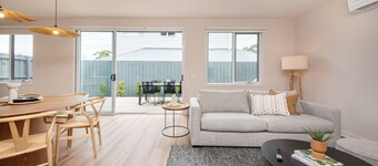 Surrey Sunset Sanctuary in McCrae