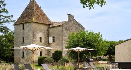 Chateau Chaumeton - Six Bedroom Castle, Sleeps 14