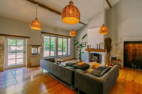 La Grange Blanche - Six Chambres Villa, Couchages 12