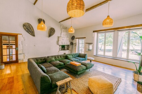 La Grange Blanche - Six Bedroom Villa, Sleeps 12