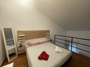 1 bedroom, desk, iron/ironing board, free WiFi - Cleo Rosa (Ancona)