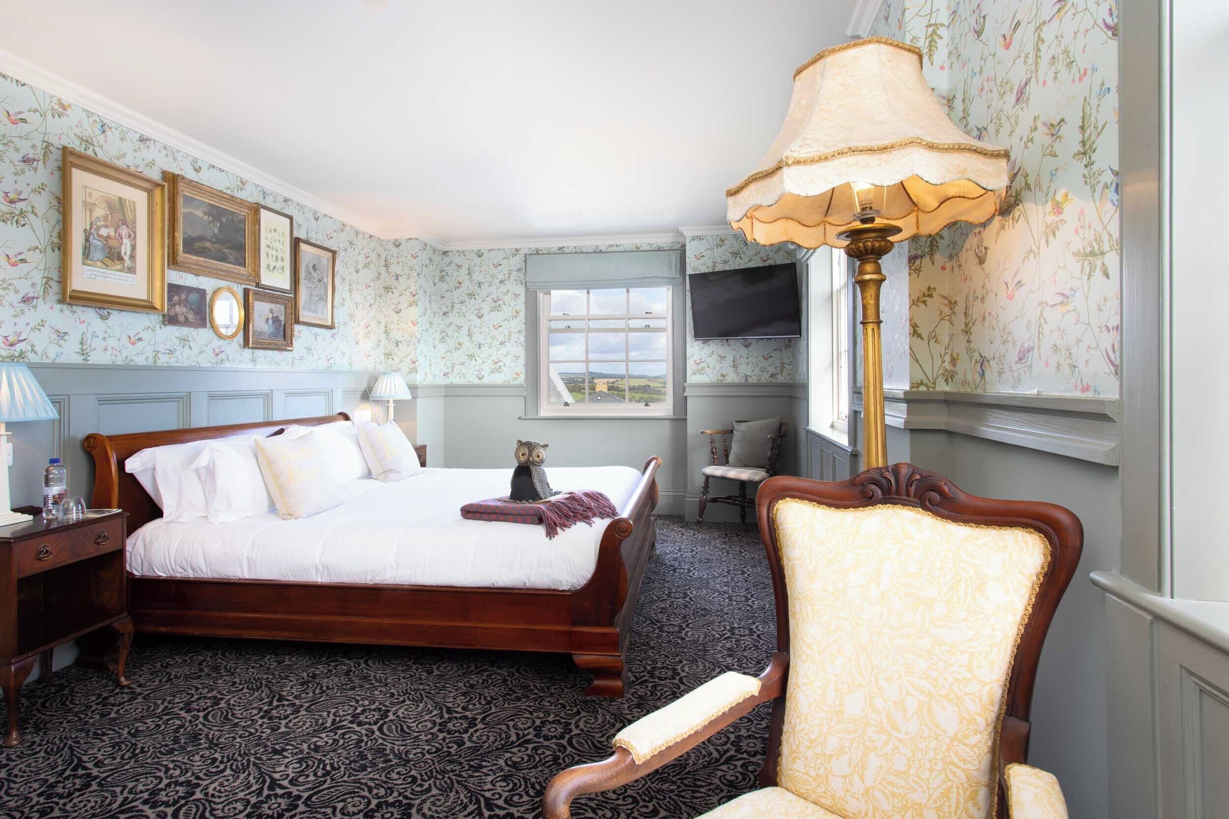 防过敏的被褥、办公桌、免费 WiFi、床单