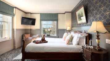 Deluxe Double Room | Hypo-allergenic bedding, desk, free WiFi, bed sheets