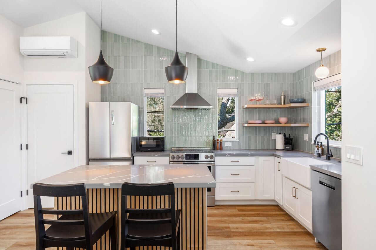 Frigorífic, microones, forn i placa de cuina 