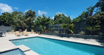 RETREAT with SALT WATER HEATED POOL & SPA . SUMMER is AVAILABLE !