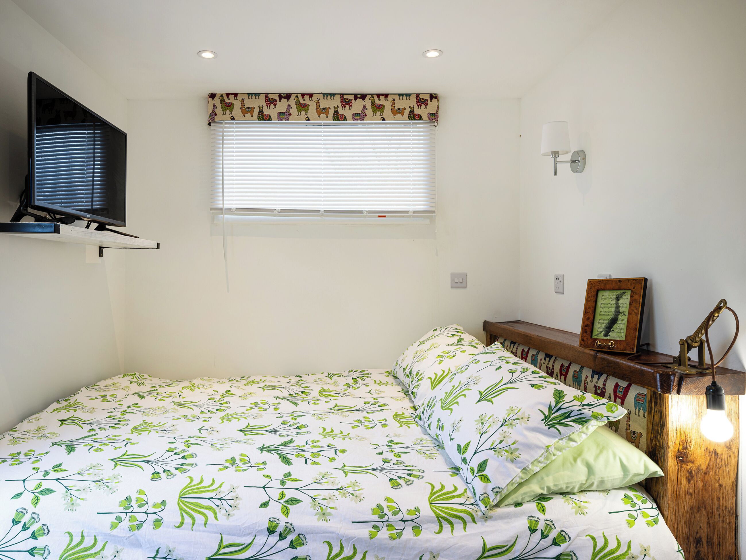 1 bedroom, WiFi (free), bed sheets