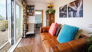 Living area - 1 bedroom accommodation in East Ilsley (East Ilsley)