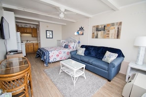 Living area - Ocean Sands 204A, Oceanside Condo in Atlantic Beach, NC! (Atlantic Beach)