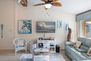 Smart TV, DVD player - Oceans #11, Oceanside Condo in Pine Knoll Shores, NC! (Pine Knoll Shores)