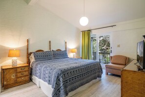 4 bedrooms, WiFi - Oceans #12, Oceanside Condo in Pine Knoll Shores, NC! (Pine Knoll Shores)