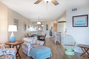 TV, DVD player, stereo - Olde Towne Yacht Club 215, Soundfront Condo in Beaufort, NC! (Beaufort)