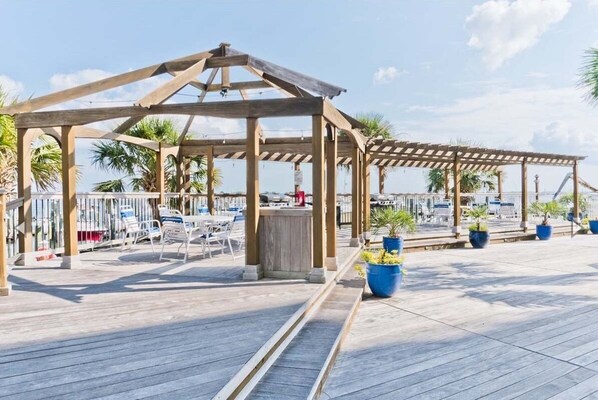 Property grounds - Olde Towne Yacht Club 715, Soundfront Condo in Beaufort, NC! (Beaufort)