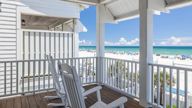 Property grounds - Palm Cottage I At The Grove, Oceanfront House in Atlantic Beach, NC! (Atlantic Beach)