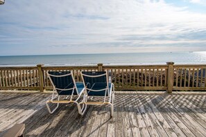 Property grounds - Patty's Beach House, Oceanfront House in Emerald Isle, NC! (Emerald Isle)