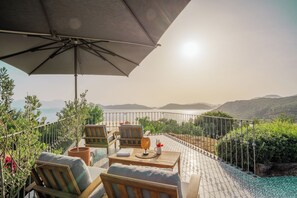 Petit déjeuner complet compris tous les jours