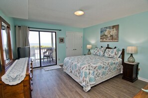 3 bedrooms, WiFi - Pebble Beach A-205, Oceanfront Condo in Emerald Isle, NC! (Emerald Isle)