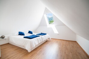 1 chambre, fer et planche à repasser, accès Internet, draps fournis