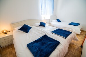 2 bedrooms, iron/ironing board, internet, bed sheets