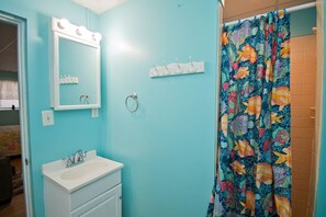 Towels - Pelican's Roost 11, Oceanside Condo in Atlantic Beach, NC! (Atlantic Beach)