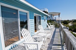 Terrace/patio - Pennies From Heaven, Almost Oceanfront House in Emerald Isle, NC! (Emerald Isle)