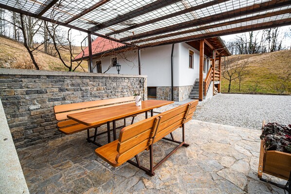 Outdoor dining - Valley view Holiday Home Mrak with sauna (Slap ob Idrijci)