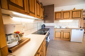 Fridge, oven, stovetop, dishwasher - Valley view Holiday Home Mrak with sauna (Slap ob Idrijci)