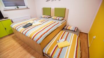 Iron/ironing board, WiFi, bed sheets