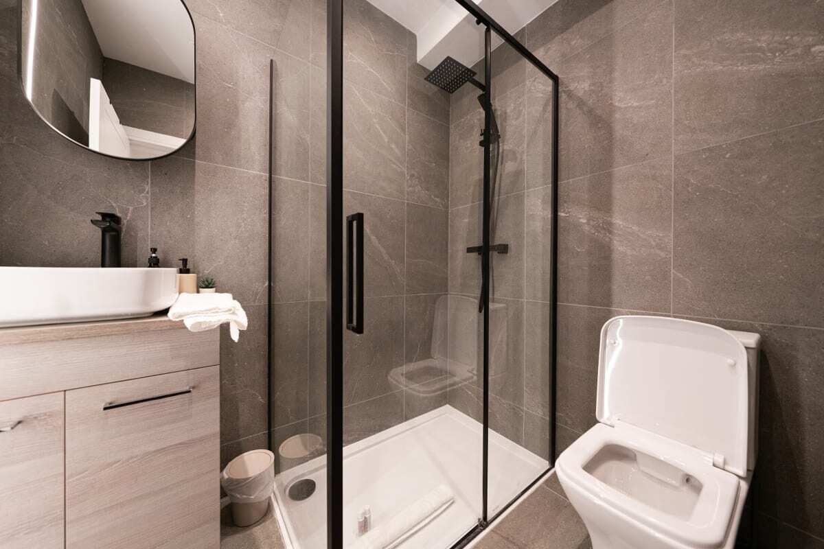 Apartment (2 Bedrooms) | Bathroom