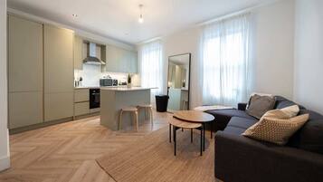 Apartment (2 Bedrooms) | Living area