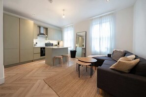 Appartement (2 Bedrooms) | Coin séjour