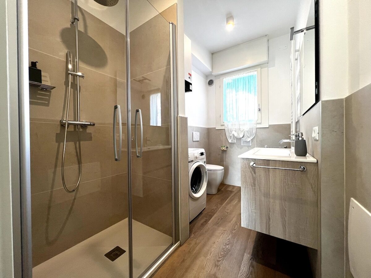 Kostenlose Toilettenartikel, Haartrockner, Handtücher