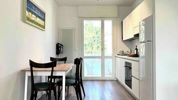 Microonde, forno, piano cottura, lavastoviglie