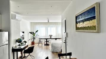2 slaapkamers, een bureau, geluiddichte muren