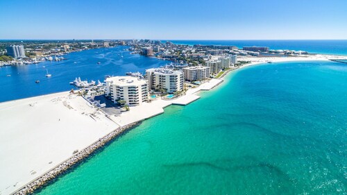 East Pass Towers 304 is a Stunning 3 bedroom with Pass Views and recent upgrades