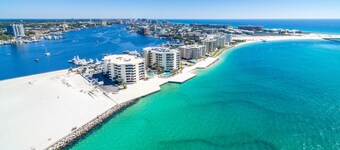 East Pass Towers 304 is a Stunning 3 bedroom with Pass Views and recent upgrades