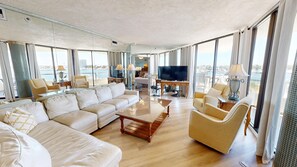 TV - East Pass Towers 304 is a Stunning 3 bedroom with Pass Views and recent upgrades (Destin)
