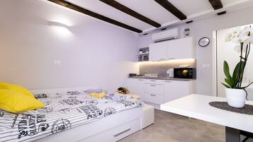 1 habitación, internet y ropa de cama