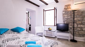 1 camera, accesso a Internet, lenzuola