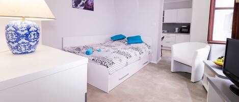 1 sovrum, internet och sängkläder