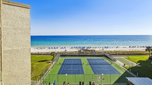 Utsikt mot strand/hav