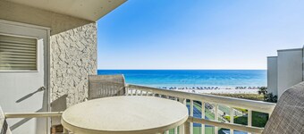 HSR 614 is a beautifully updated Gulf front 2 BR