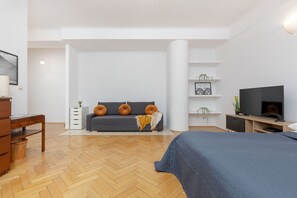 Living area - Studio in Warsaw Center by Renters (Warsaw)
