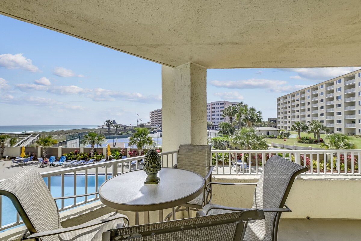 Inlet Reef 109 is a gulf front 3 BR sleeps 8